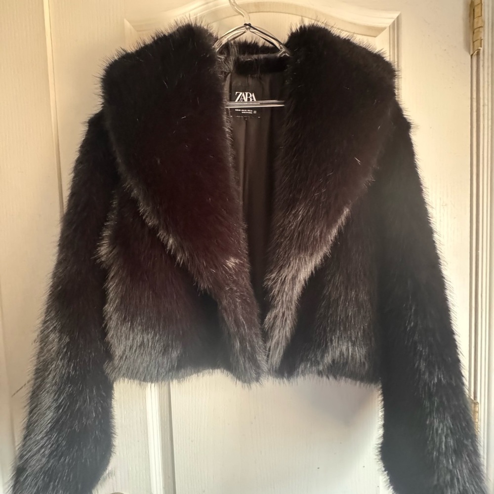 ZARA Black Faux Fur Cropped Jacket with Wide Collar